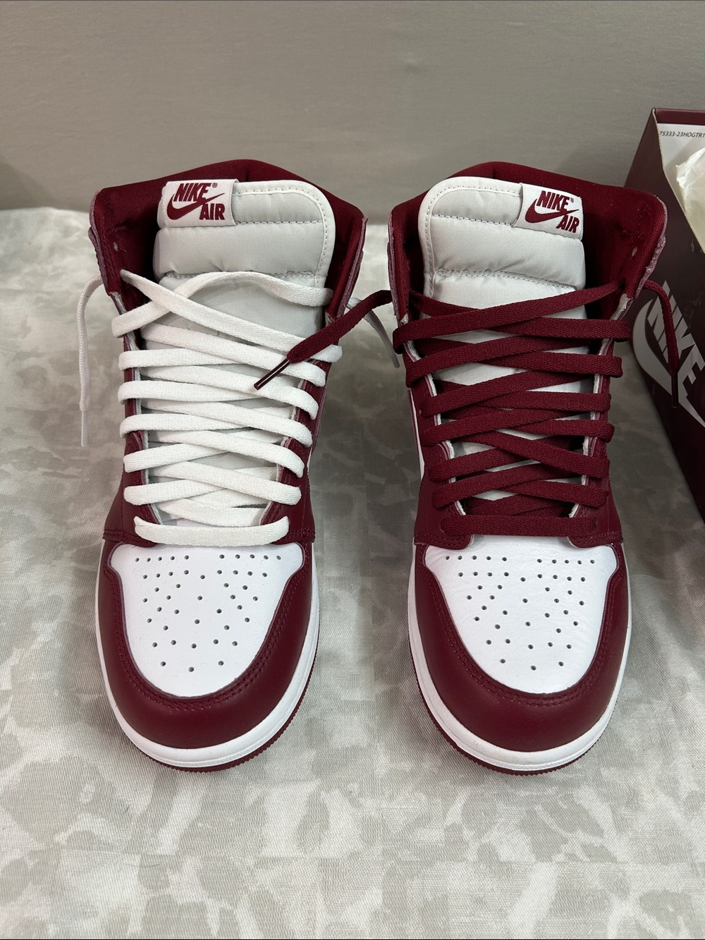 Nike Air Jordan Retro 1 High Top Mens 10
Team Red/White